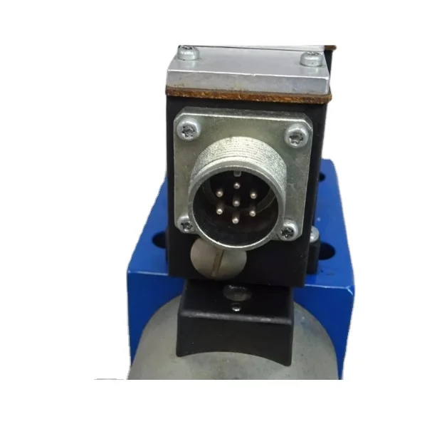 4WRAE6E03-22/G24N9K31/A1V R900953168 4WRAE Proportional Directional Valve 4WRAE10E60-2X/G24K31/F1V